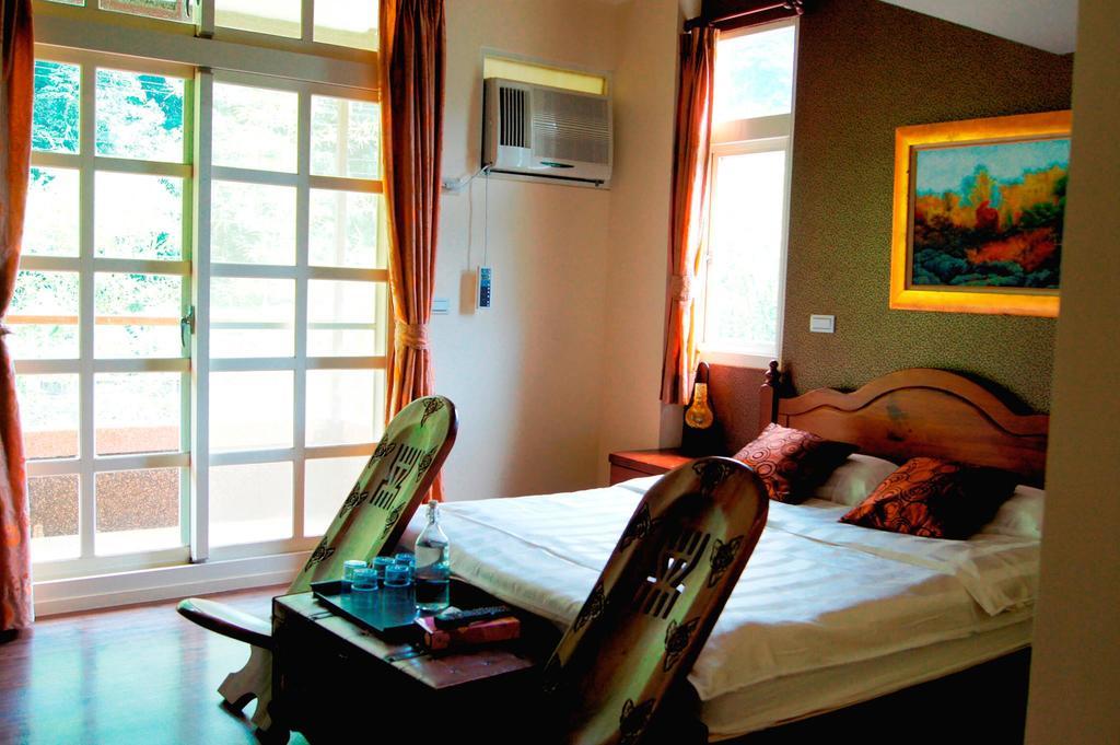 Left Bank Bnb Csiaohszi Kültér fotó